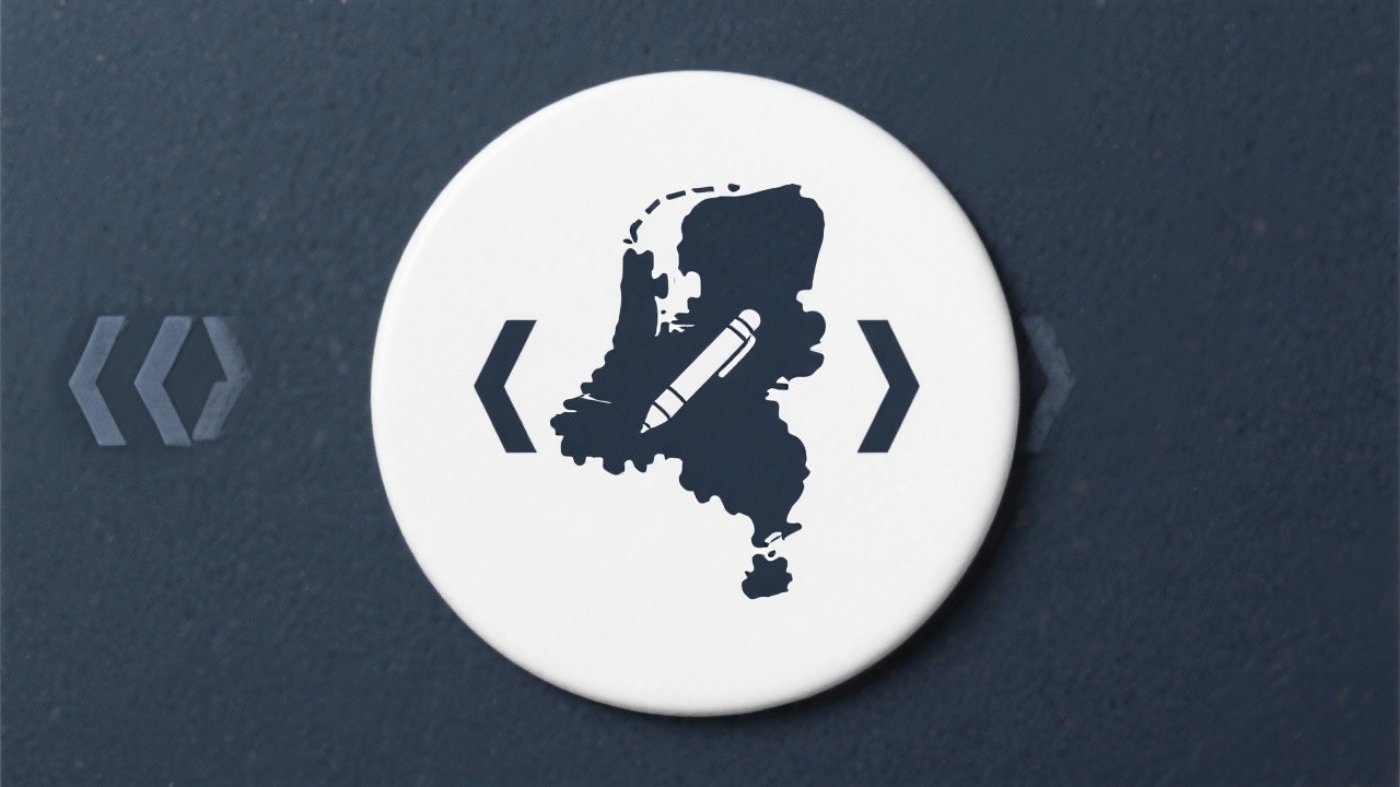 Simplified round badge featuring the Netherlands outline, subtle coding brackets, and a design pen symbol to emphasise aligned Dutch market standards for combined web development and design outcomes.